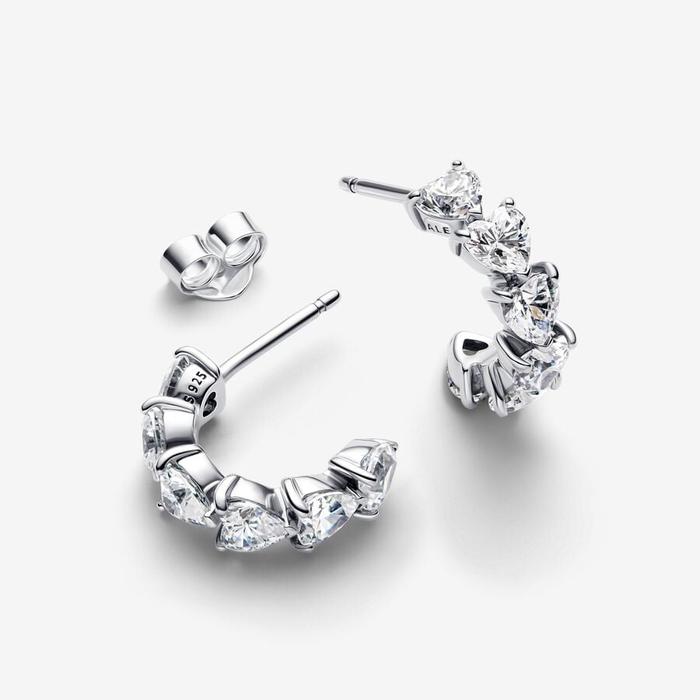 Boucles d'oreilles créoles ouvertes scintillantes avec cœurs