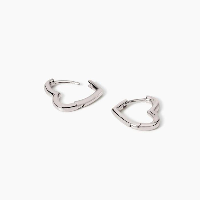 Boucles d'oreilles créoles en forme de cœur au coin de la rue