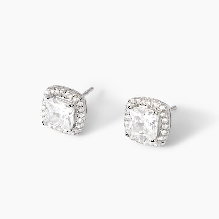 Boucles d'oreilles à tige en oxyde de zirconium Cool ou rétro ?