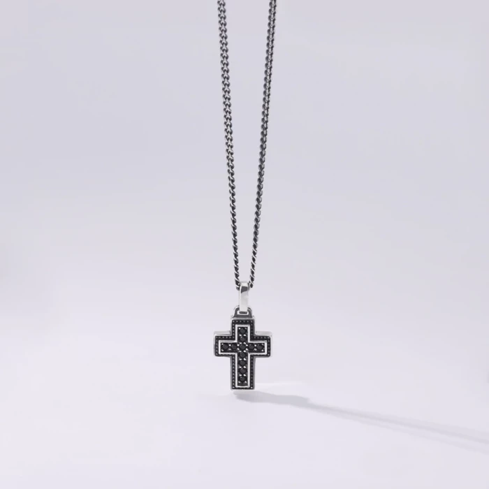 COLLANA croce con pietre nere