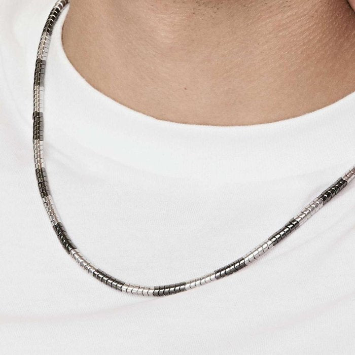 Collier en acier