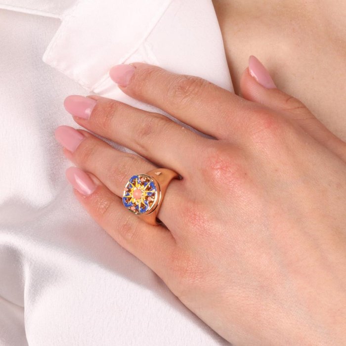 Bague en métal avec majolique