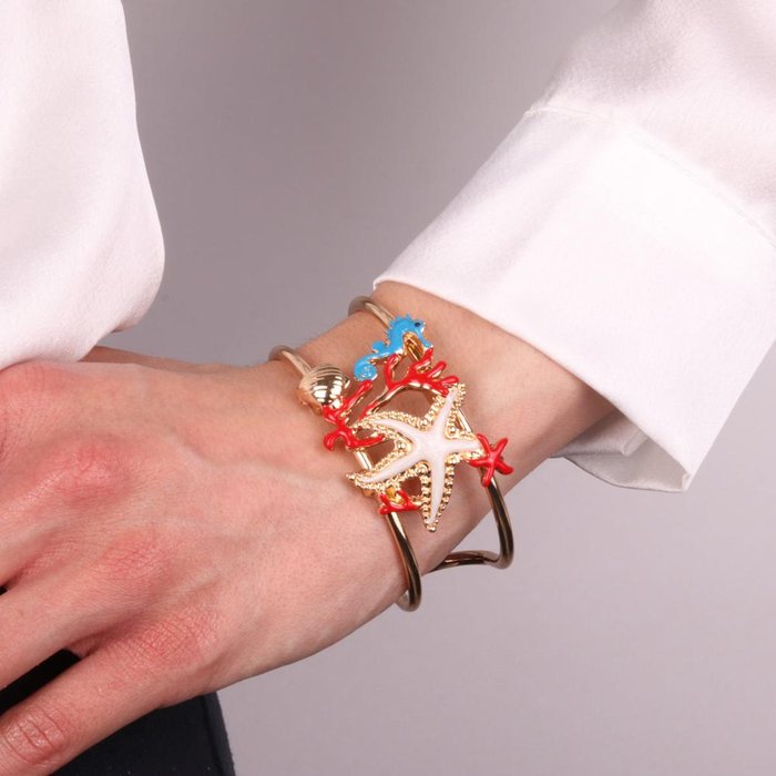 Bracelet en métal avec étoile de mer, coquillage, corail et hippocampe