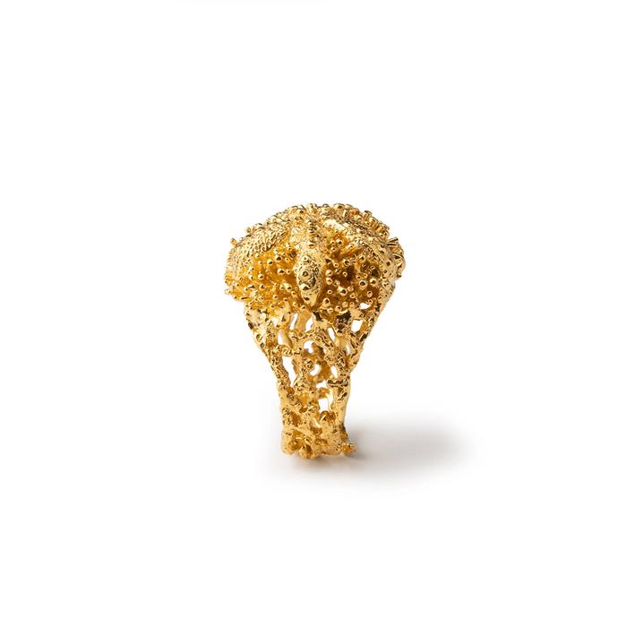 Bague en or avec plumes de hérisson