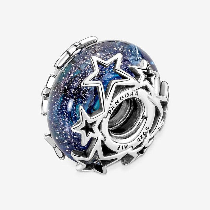 Breloque en verre de Murano bleu avec étoiles