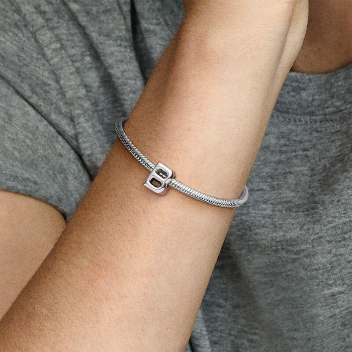 Charm Lettera B