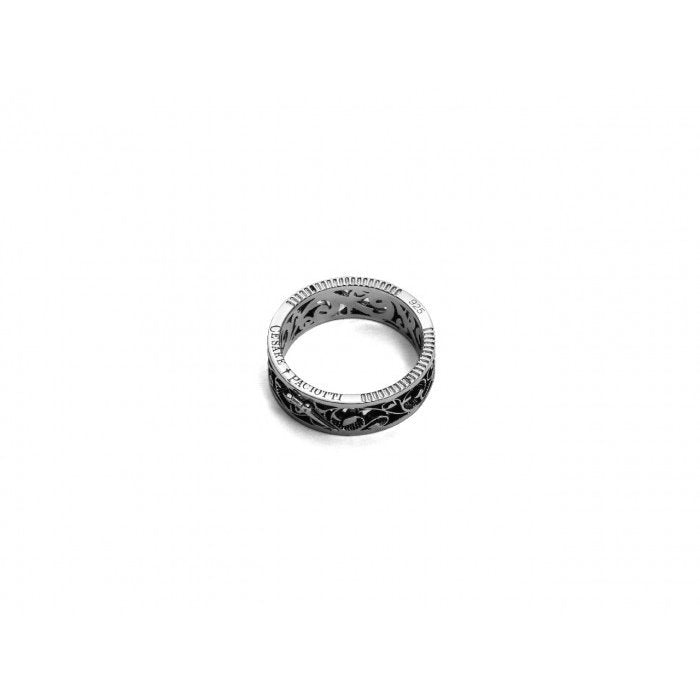 Bague d'artiste étroite