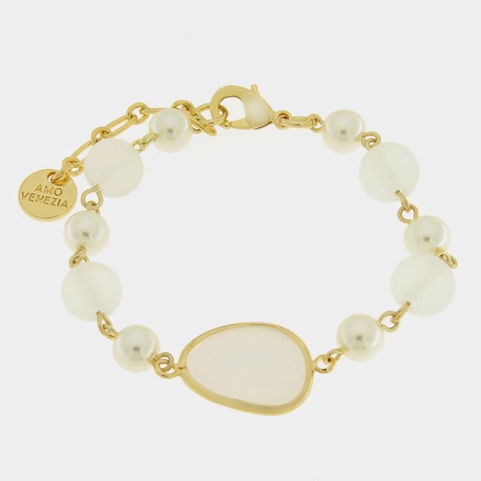 Bracelet en métal avec perles blanches et cristaux