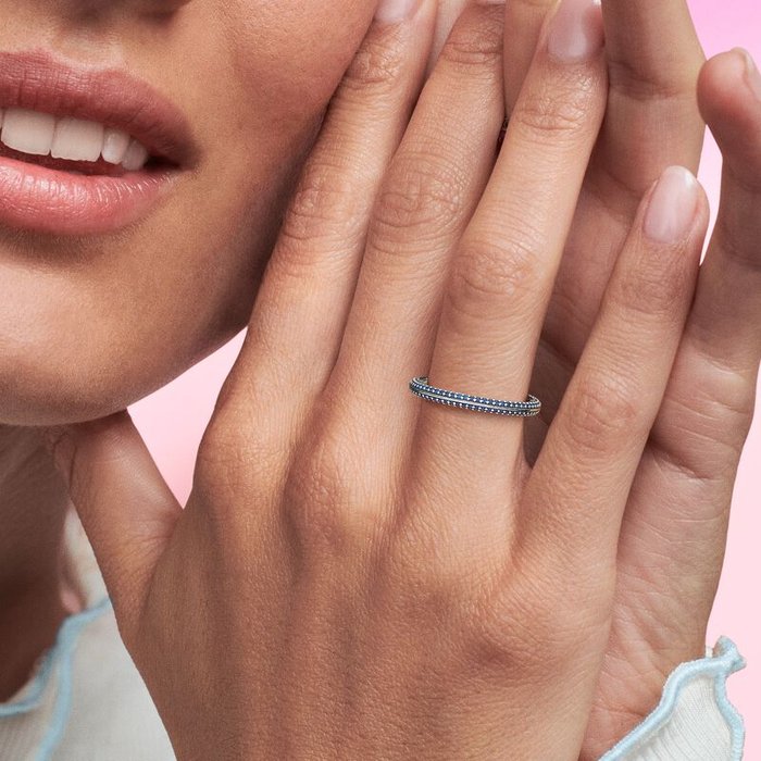 Anello Pietre Luminose Blu Pandora ME