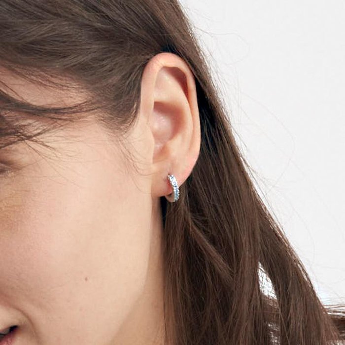 Boucles d'oreilles en argent avec zircone cubique bleue
