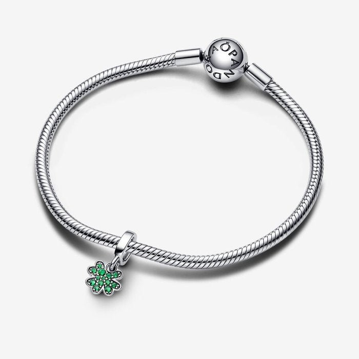 Petit pendentif trèfle à quatre feuilles vert