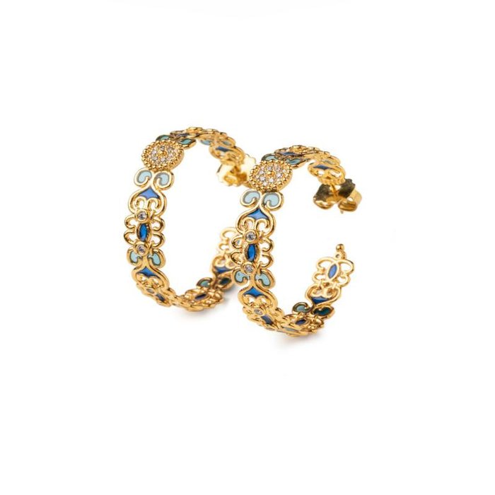 Petites boucles d'oreilles en lapilli rosette bleue