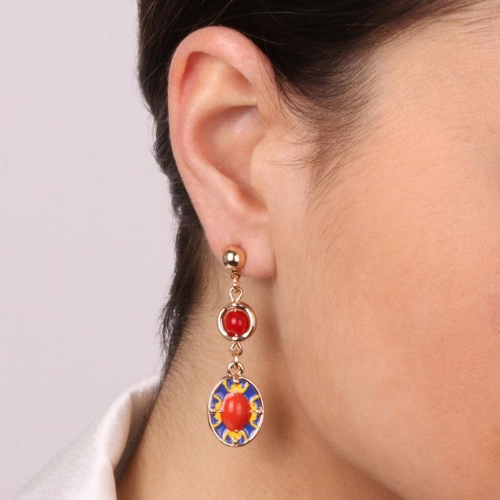 Boucles d'oreilles en métal avec pendentif en majolique
